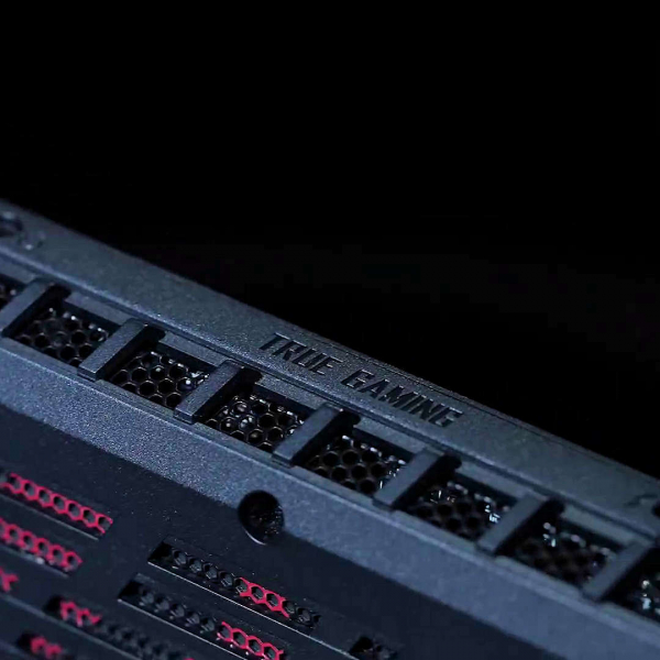 MSI представит на CES 2024 свою первую портативную игровую приставку — она получит RGB-джойстики